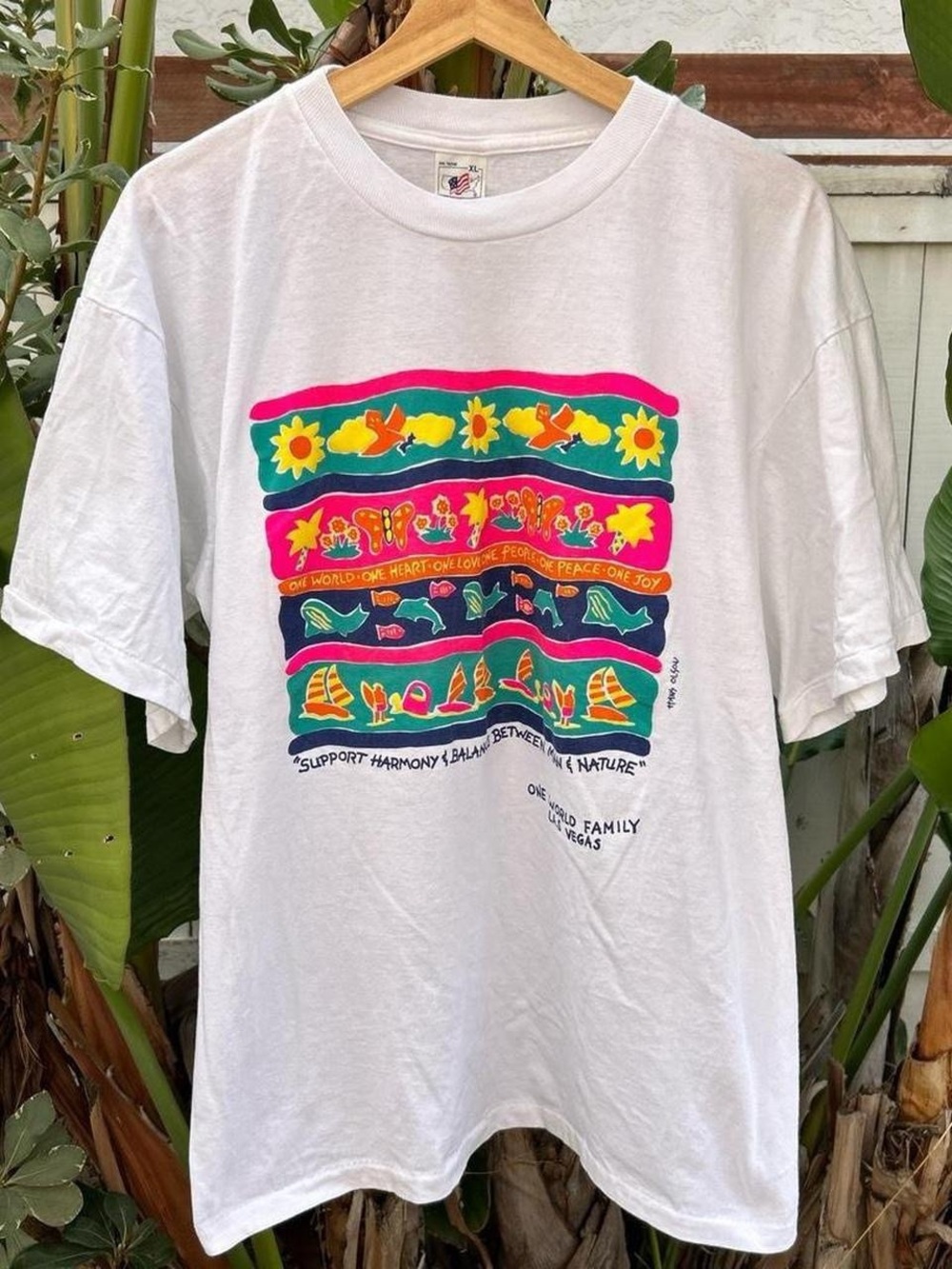 Vintage 1990s One World Family Las Vegas Graphic T Shirt XL T-USA